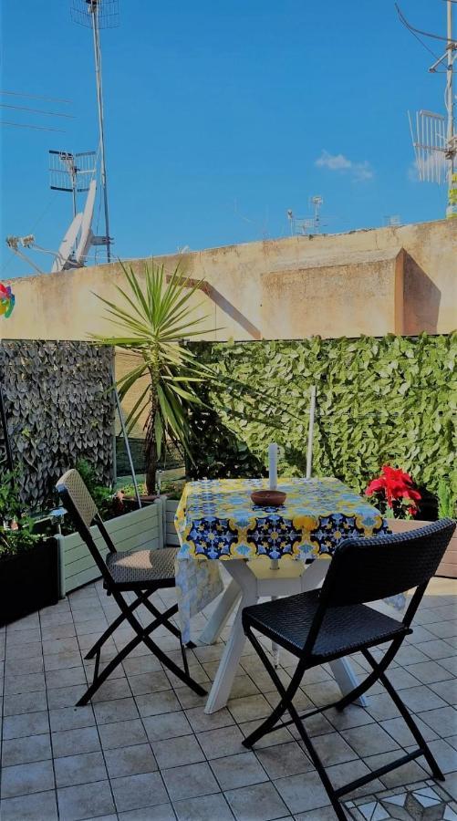 Terrazza Del Santo 2,0 - La Terrazza Nel Cuore Di Napoli Exteriör bild